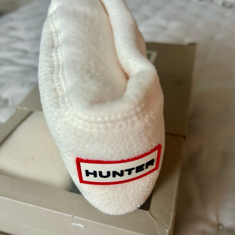 New Hunter socks for boots ,they are off white.,size L , short